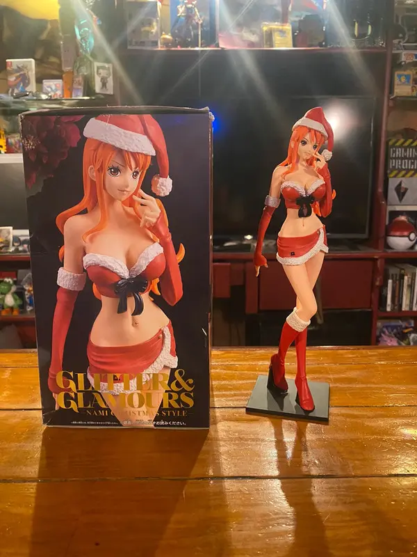 Figurine One piece nami noël 